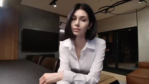 milla bella online show from April 19, 5:56 pm