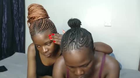 Snapshot of milla_nova chatting on May 16, 12:18 am nova online show from May 16, 12:18 am