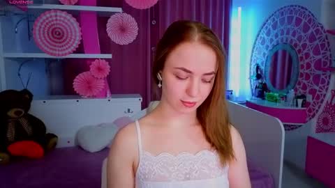 Snapshot of millana_hot chatting on March 29, 8:53 pm Milana online show from March 29, 8:53 pm
