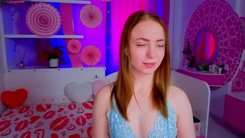 Snapshot of millana_hot chatting on April 9, 9:04 am Milana online show from April 9, 9:04 am