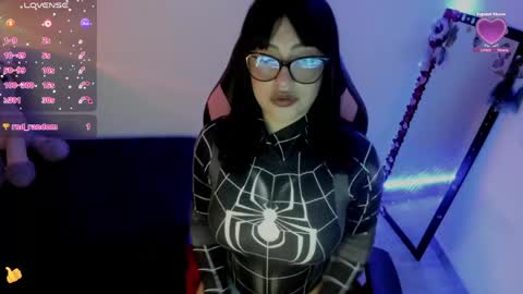 Snapshot of millandiux chatting on June 6, 1:54 am millandiux online show from June 6, 1:54 am