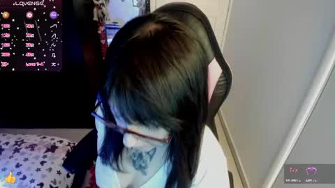 Snapshot of millandiux chatting on July 24, 2:42 am millandiux online show from July 24, 2:42 am