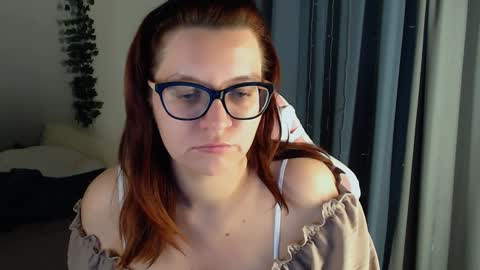 Milla online show from December 2, 6:21 pm