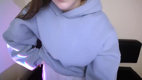 Milla online show from November 20, 9:31 am