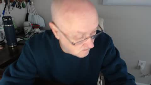 millenium0129 online show from December 18, 3:29 pm