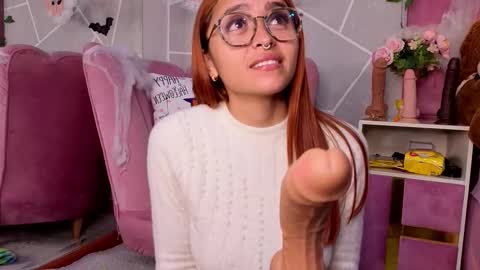 milleyjones_ online show from October 28, 6:10 pm