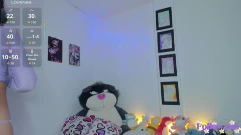 Snapshot of millie_lamar chatting on April 23, 9:06 pm online show from April 23, 9:06 pm