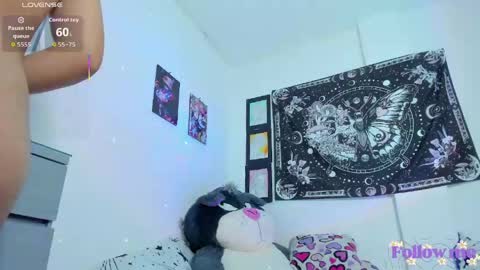Snapshot of millie_lamar chatting on May 20, 1:23 am online show from May 20, 1:23 am