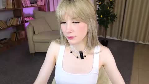 Snapshot of milliebraun chatting on June 22, 5:48 am Millie online show from June 22, 5:48 am