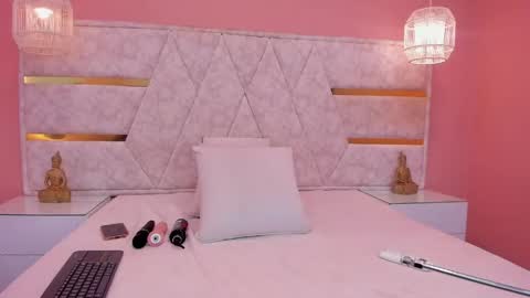millie  online show from May 7, 2:50 am