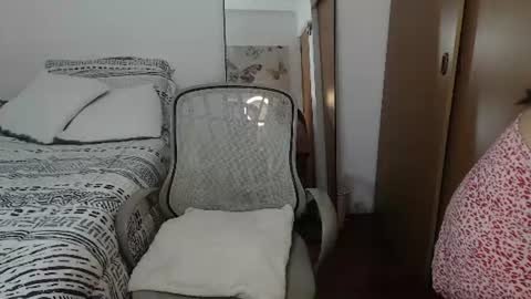 Snapshot of milly__taylorrr07 chatting on July 14, 3:22 am milly__taylorrr07 online show from July 14, 3:22 am