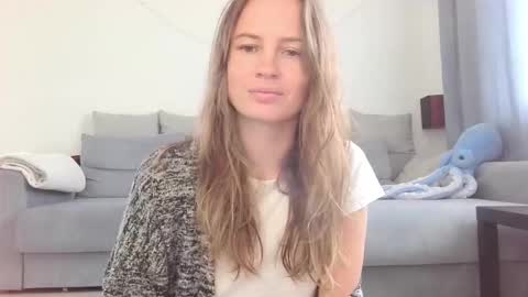 Snapshot of milly_browski chatting on September 26, 1:37 pm milly_browski online show from September 26, 1:37 pm