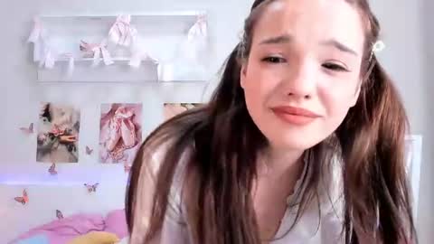 Snapshot of milly_heart chatting on June 30, 3:18 am Milly online show from June 30, 3:18 am