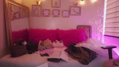 Snapshot of milly_kenner chatting on July 22, 8:44 pm MILLY online show from July 22, 8:44 pm