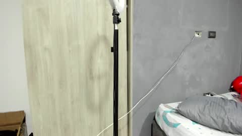 Milo Cruz online show from February 18, 10:00 am