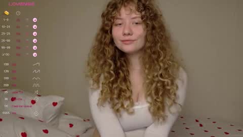 milounee online show from March 21, 3:55 am