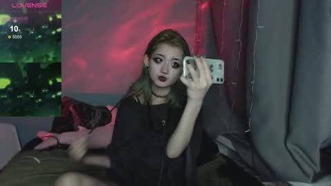 milten_trish online show from January 17, 6:33 pm