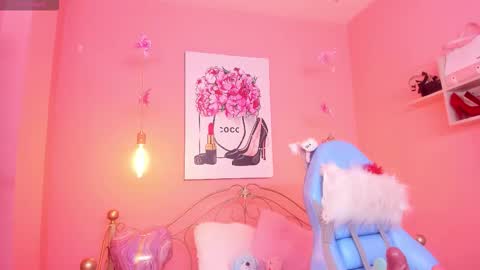 milu_carbajal_x online show from February 18, 3:46 am