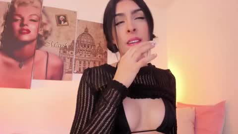 Snapshot of milu_cooper chatting on October 13, 9:42 am milu modelo independiente .onlyfans kmila model online show from October 13, 9:42 am