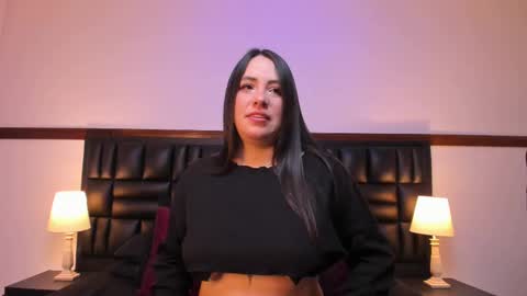 Milu Wallace  online show from February 15, 11:03 pm