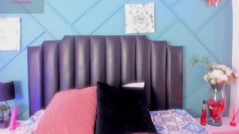 Snapshot of miluvegaa_ chatting on May 19, 11:49 am MiLu online show from May 19, 11:49 am