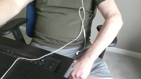 Snapshot of milwaukeebadger24 chatting on April 15, 4:58 pm milwaukeebadger24 online show from April 15, 4:58 pm