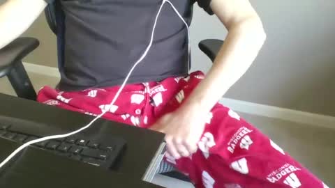 Snapshot of milwaukeebadger24 chatting on May 13, 4:37 pm milwaukeebadger24 online show from May 13, 4:37 pm