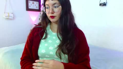 Snapshot of mily_baker chatting on May 25, 7:20 pm mily_baker online show from May 25, 7:20 pm