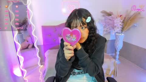 mily_tay online show from April 10, 11:37 am
