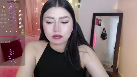 Snapshot of mily_thomson_b chatting on April 30, 12:17 am Mily online show from April 30, 12:17 am