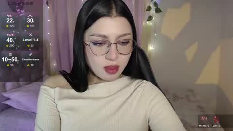 Snapshot of mily_thomson_b chatting on July 12, 11:51 pm Mily online show from July 12, 11:51 pm