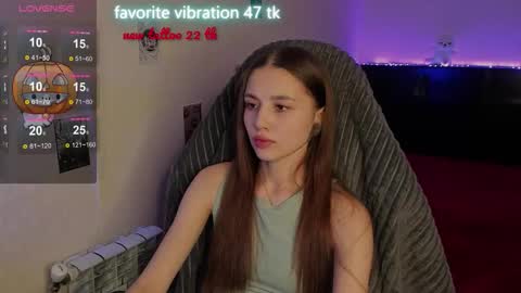 Emily online show from November 3, 5:25 pm