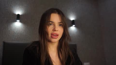 Snapshot of milyyclaars chatting on February 6, 1:25 pm Linda online show from February 6, 1:25 pm