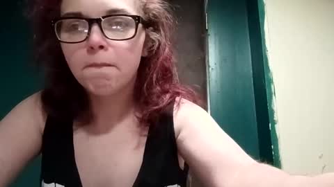 mimi142 online show from April 7, 10:53 pm