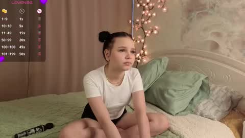 Snapshot of mimimi1209 chatting on March 3, 4:07 am Dana online show from March 3, 4:07 am