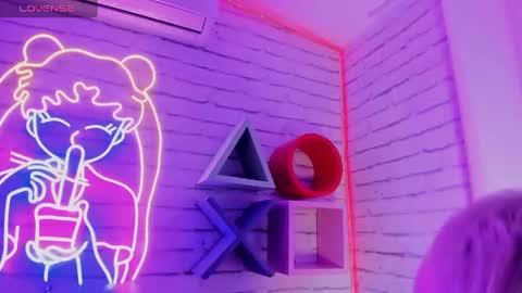 Minji online show from January 6, 11:51 am