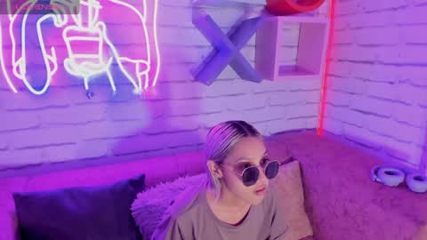 Minji online show from January 7, 11:37 am