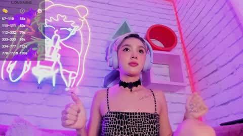 Minji online show from January 21, 6:02 pm