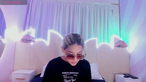 Minji online show from February 2, 11:51 am