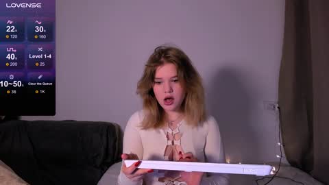 hi Im Mina  online show from December 20, 1:47 am