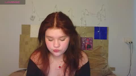Snapshot of mina27372 chatting on May 29, 9:40 am hi Im Mina online show from May 29, 9:40 am