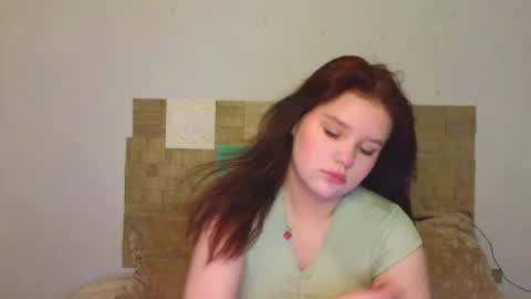 Snapshot of mina27372 chatting on June 3, 7:44 am hi Im Mina online show from June 3, 7:44 am