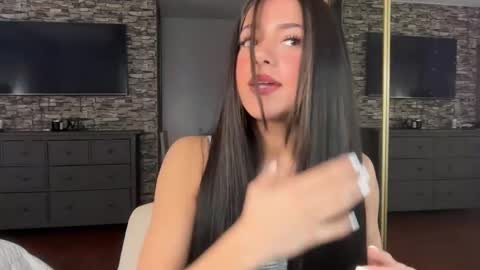 Snapshot of minahoneyy38 chatting on February 18, 2:24 pm Mina online show from February 18, 2:24 pm