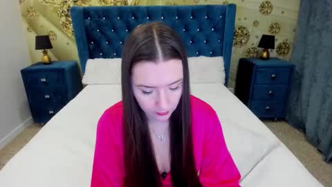 minchelskatrina online show from March 15, 5:24 am