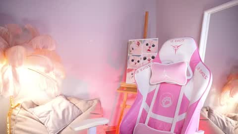 Frances  Next streams Thu Fri Sat 8am -  4pm GMT3 online show from March 27, 5:46 am