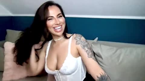 Mindy online show from April 20, 5:05 pm