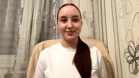 Snapshot of minervareddoch chatting on October 14, 9:15 pm Daisy online show from October 14, 9:15 pm