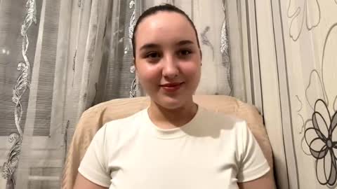 Snapshot of minervareddoch chatting on October 17, 9:17 pm Daisy online show from October 17, 9:17 pm