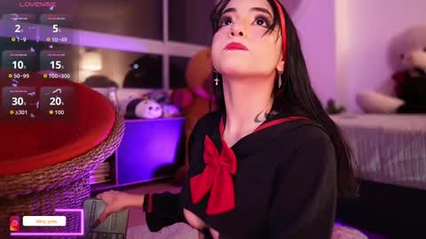 Snapshot of ming_yue_ chatting on October 7, 5:26 am My name is Fer Nice to meet you give it a thumbs up please its important online show from October 7, 5:26 am
