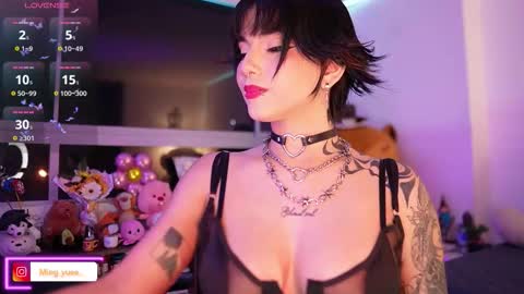 Snapshot of ming_yue_ chatting on October 18, 6:16 am My name is Fer Nice to meet you give it a thumbs up please its important online show from October 18, 6:16 am